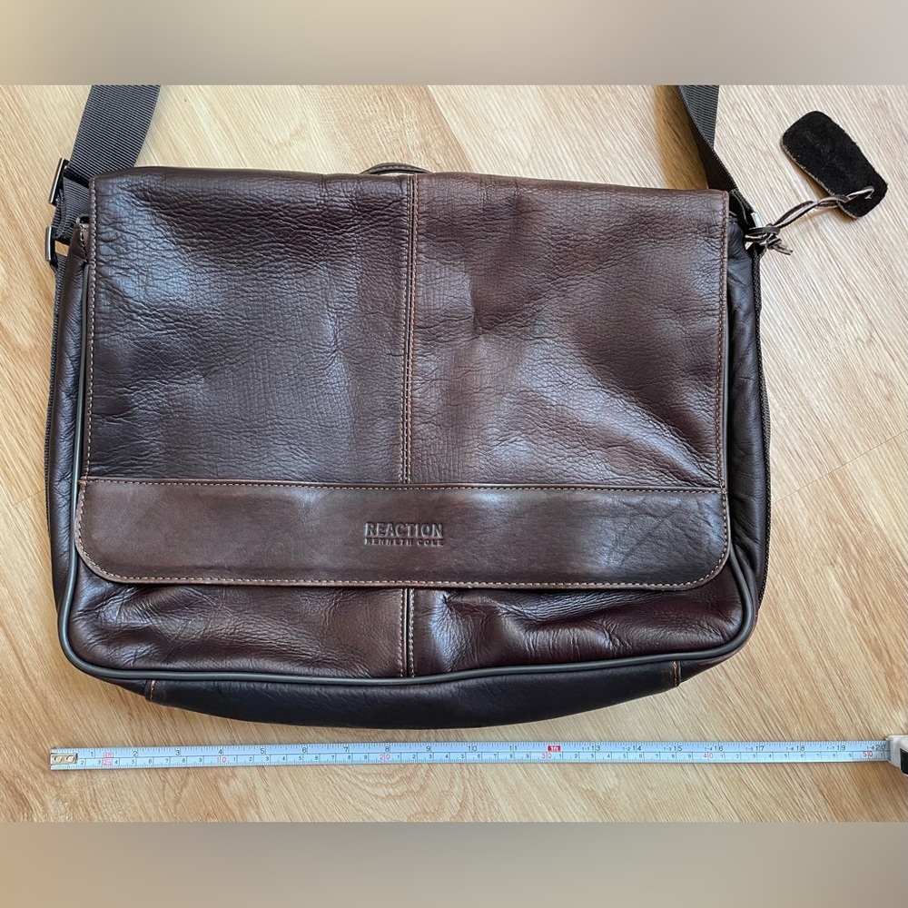 Kenneth Cole Reaction brown leather messenger bag briefcase classic work college - Picture 7 of 11